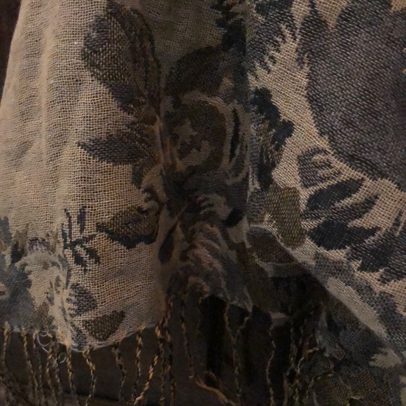 Scarf - Picture 4 of 4